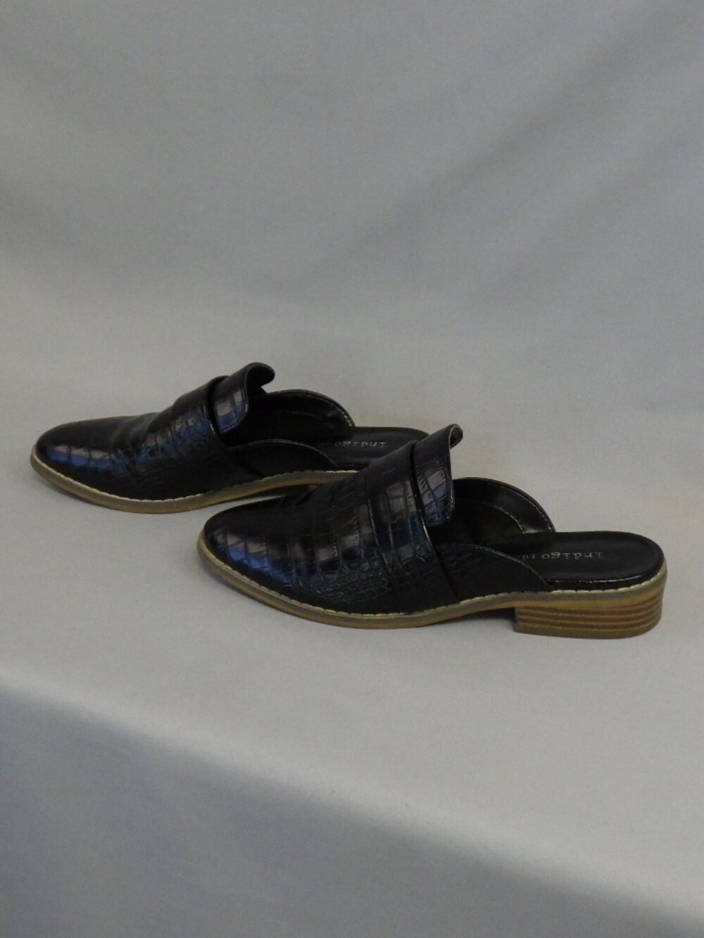 Indigo Rd. Henson Black Loafer Mule S53